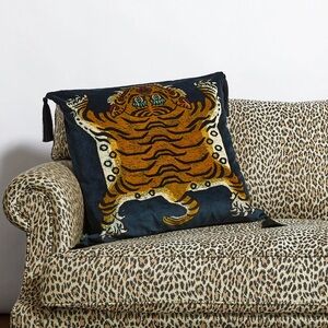 SABER Large Tassel Velvet Cushion - Midnight